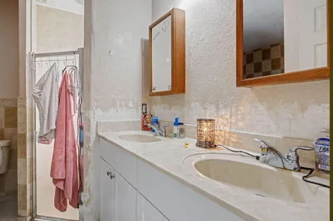 $575,000 | 1400 Cardinal Lane, Lantana, FL 33462