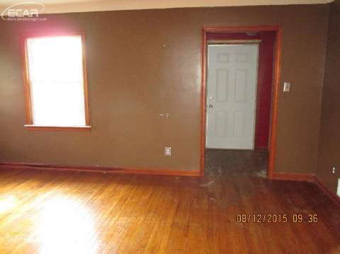 4314 South Center Road Burton, MI 48519 - Photo 10 of 26 20447072-9.JPG