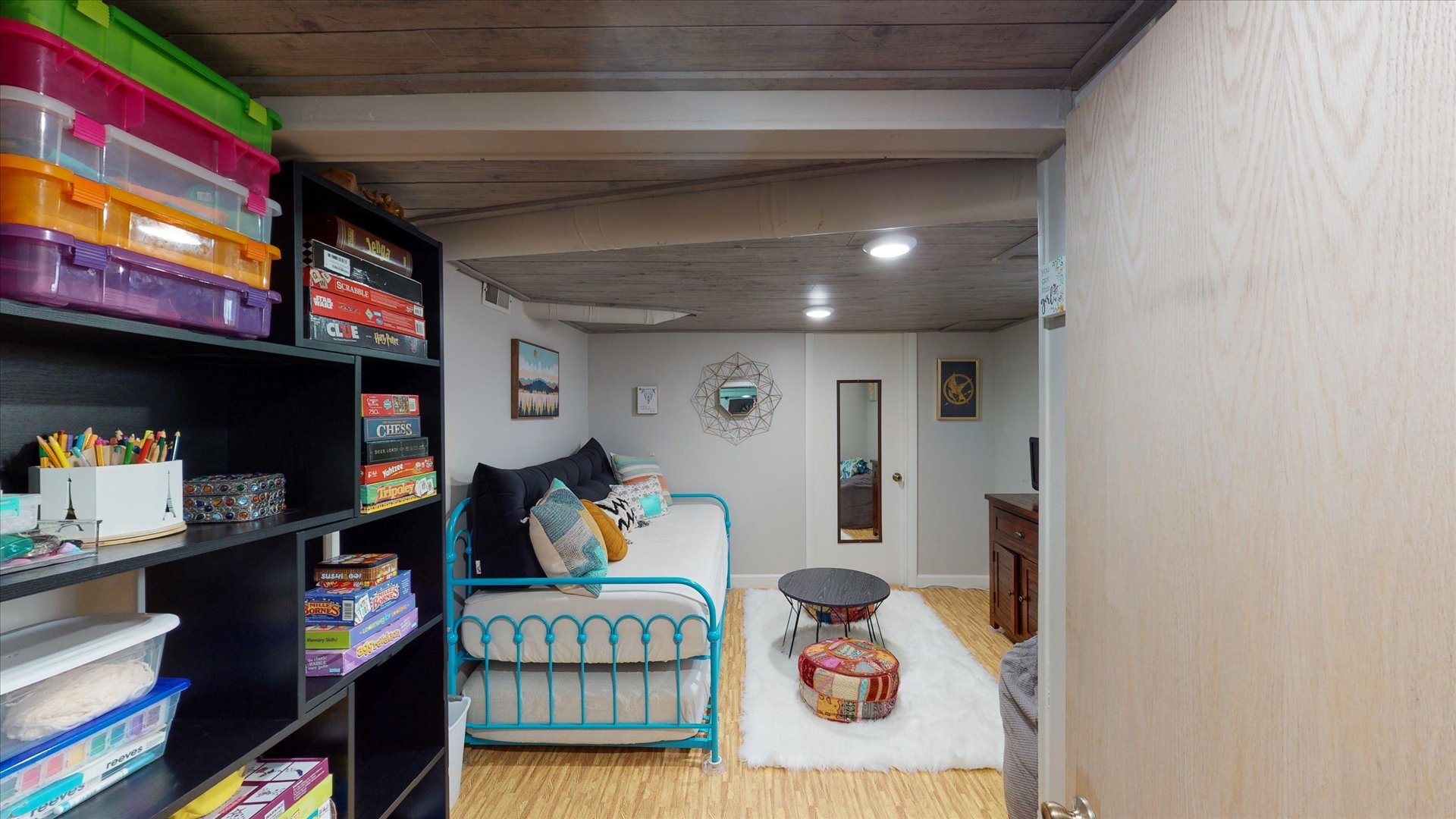 506 North Edwin Street Champaign, IL 61821 - Photo 22 of 45 a living room with furniture and a flat screen tv