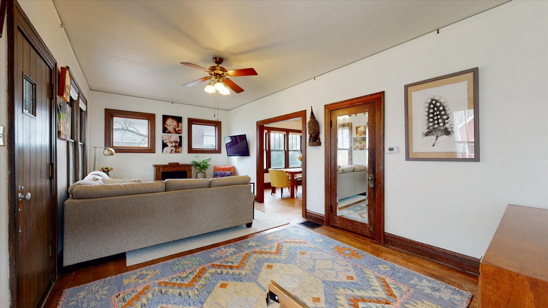 506 North Edwin Street Champaign, IL 61821 - Photo 3 of 45 a living room with furniture and wooden floor
