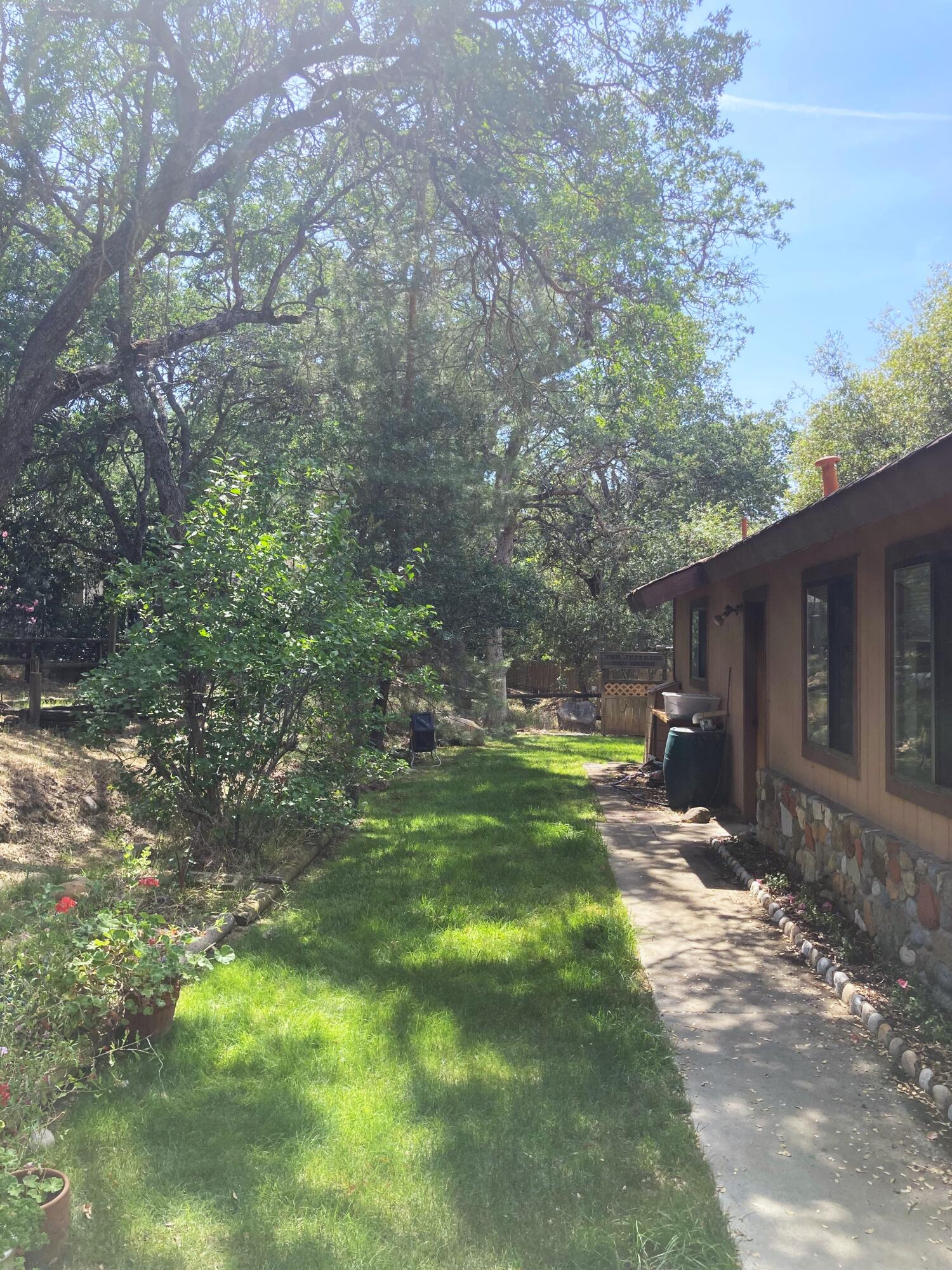 40999 Cherokee Oaks Drive Three Rivers, CA 93271 - Photo 11 of 42
