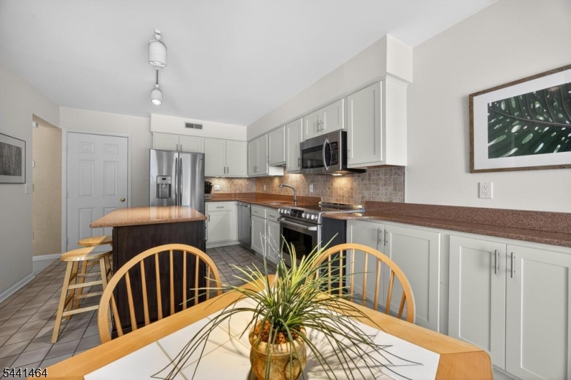 62 Manor Square Sparta, NJ 07871 - Photo 16 of 46