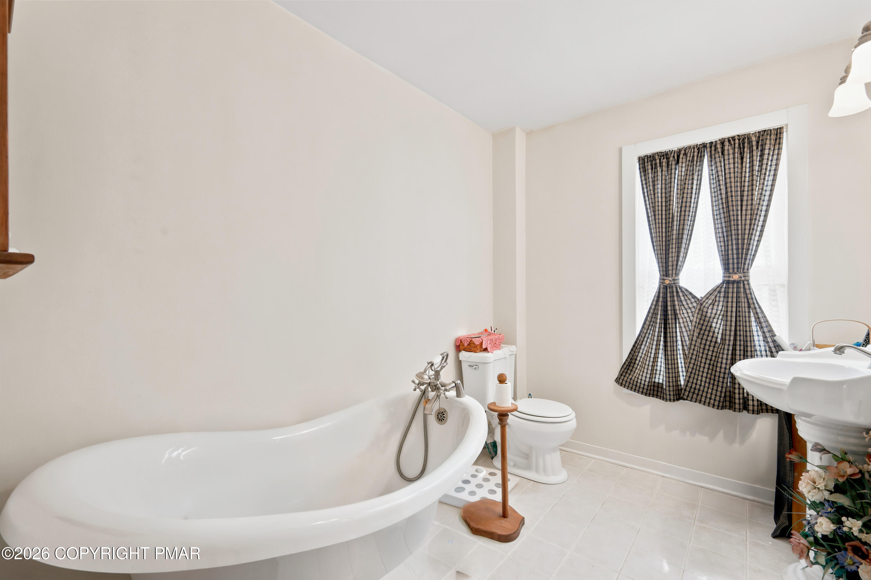 556 Interchange Road Kunkletown, PA 18058 - Photo 27 of 68 Bathroom