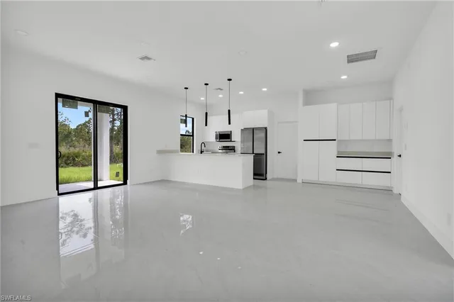 $324,900 | 464 Redwing Street, Lehigh Acres, FL 33974