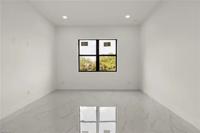 $324,900 | 464 Redwing Street, Lehigh Acres, FL 33974