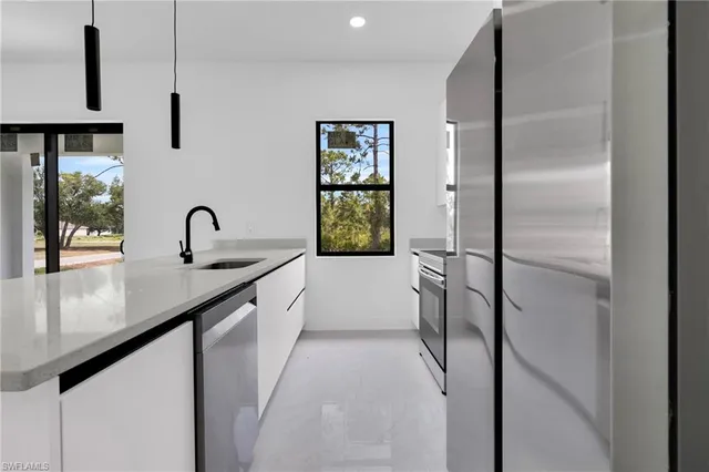 $324,900 | 464 Redwing Street, Lehigh Acres, FL 33974