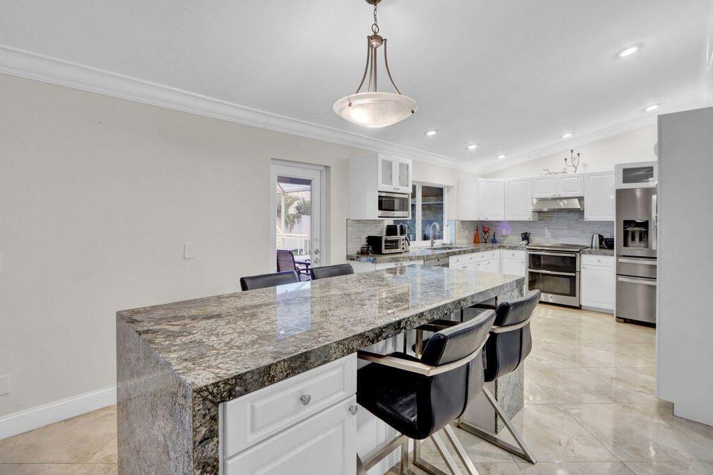 2665 Northwest 41st Street Boca Raton, FL 33434 - Photo 8 of 21 Kitchen