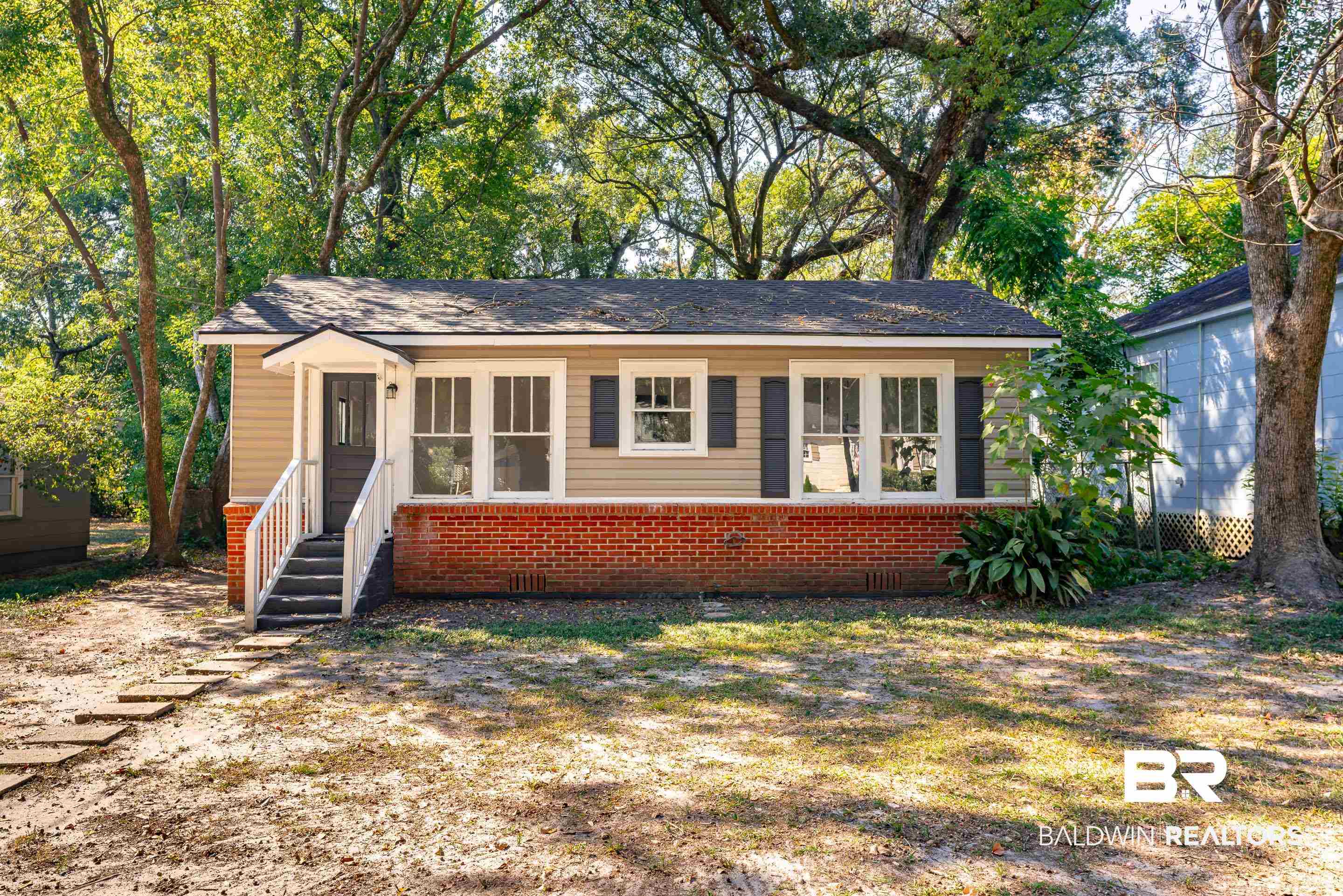 166 Crenshaw Street Mobile, AL 36606 - Photo 22 of 24 View of front of home