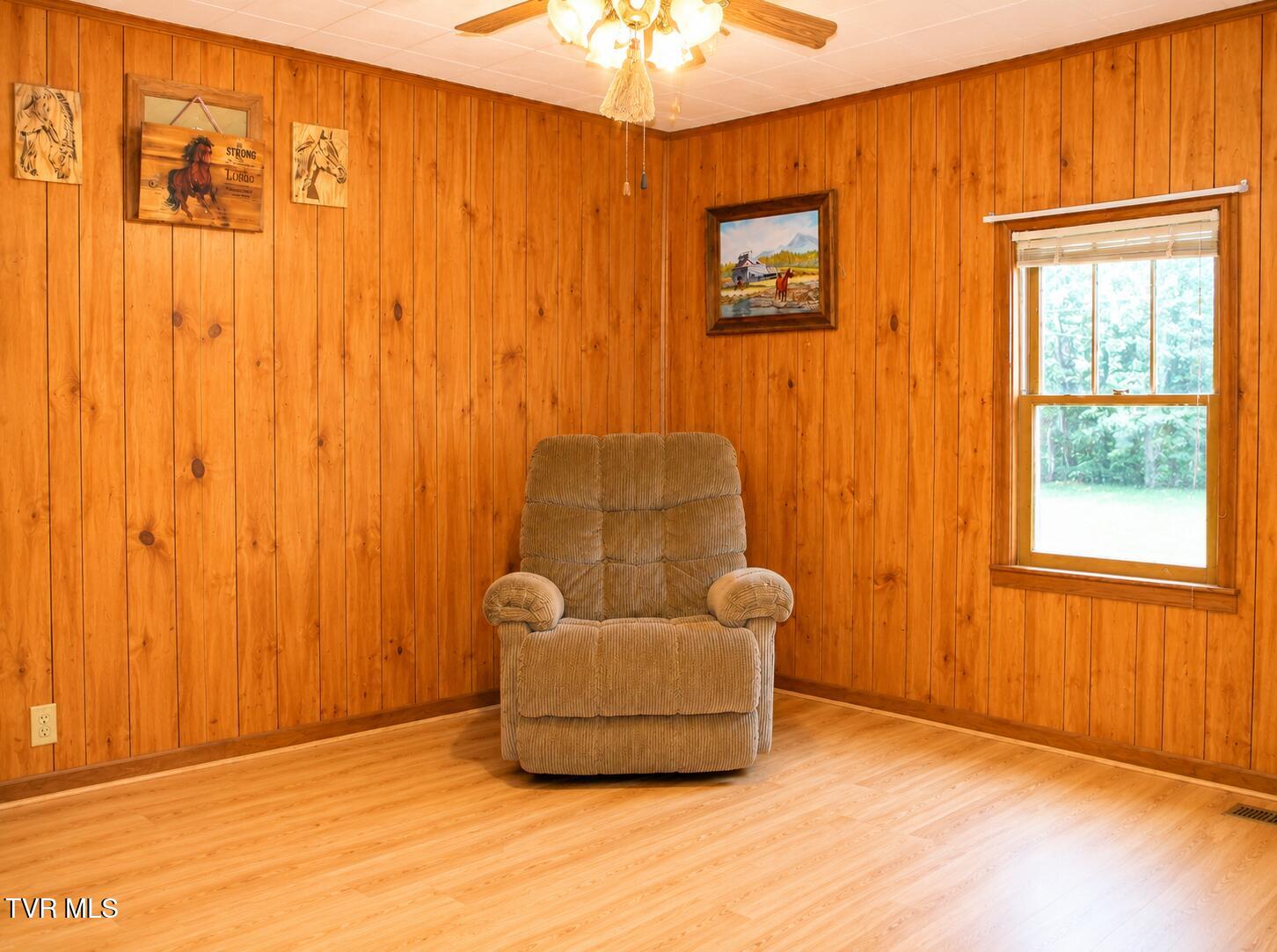 710 Colvert Road Mosheim, TN 37818 - Photo 23 of 57 Front room 2.2