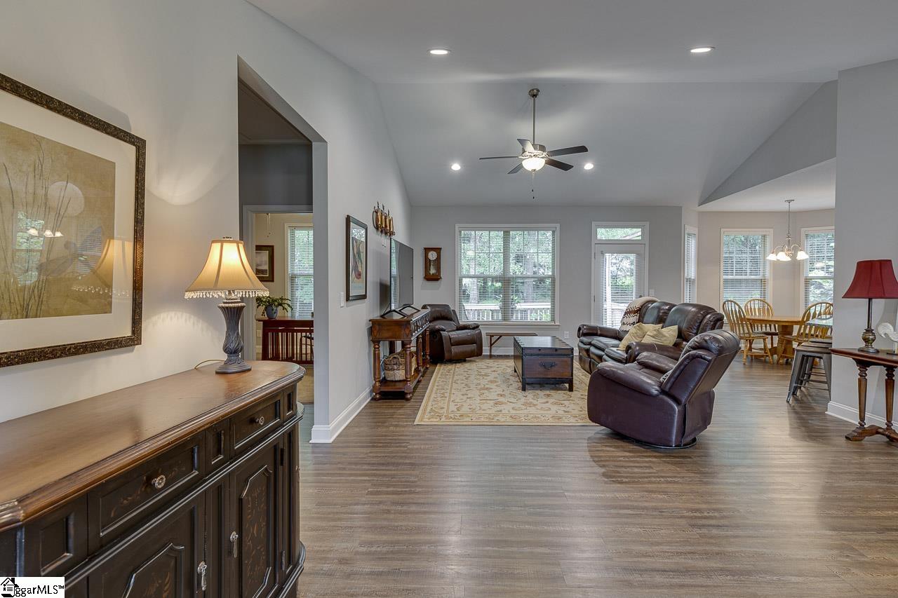 212 Virginia Lane Easley, SC 29640 - Photo 3 of 36 Gallery Image 3