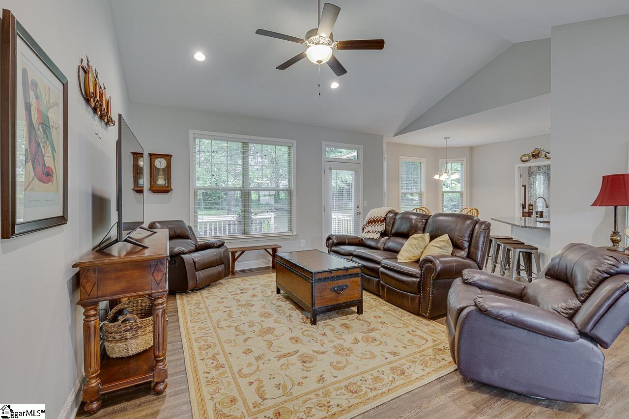 212 Virginia Lane Easley, SC 29640 - Photo 5 of 36 Gallery Image 5