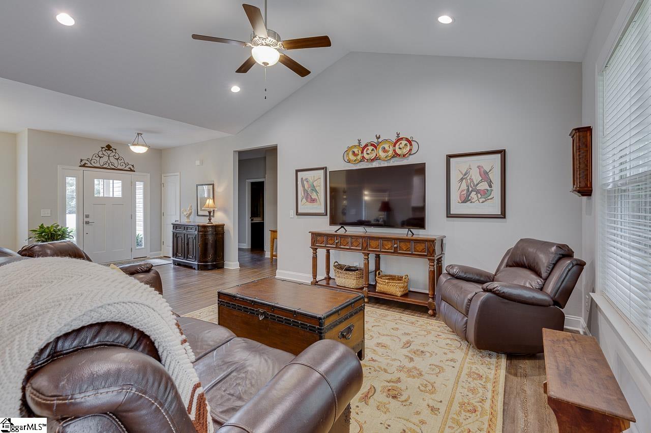 212 Virginia Lane Easley, SC 29640 - Photo 7 of 36 Gallery Image 7
