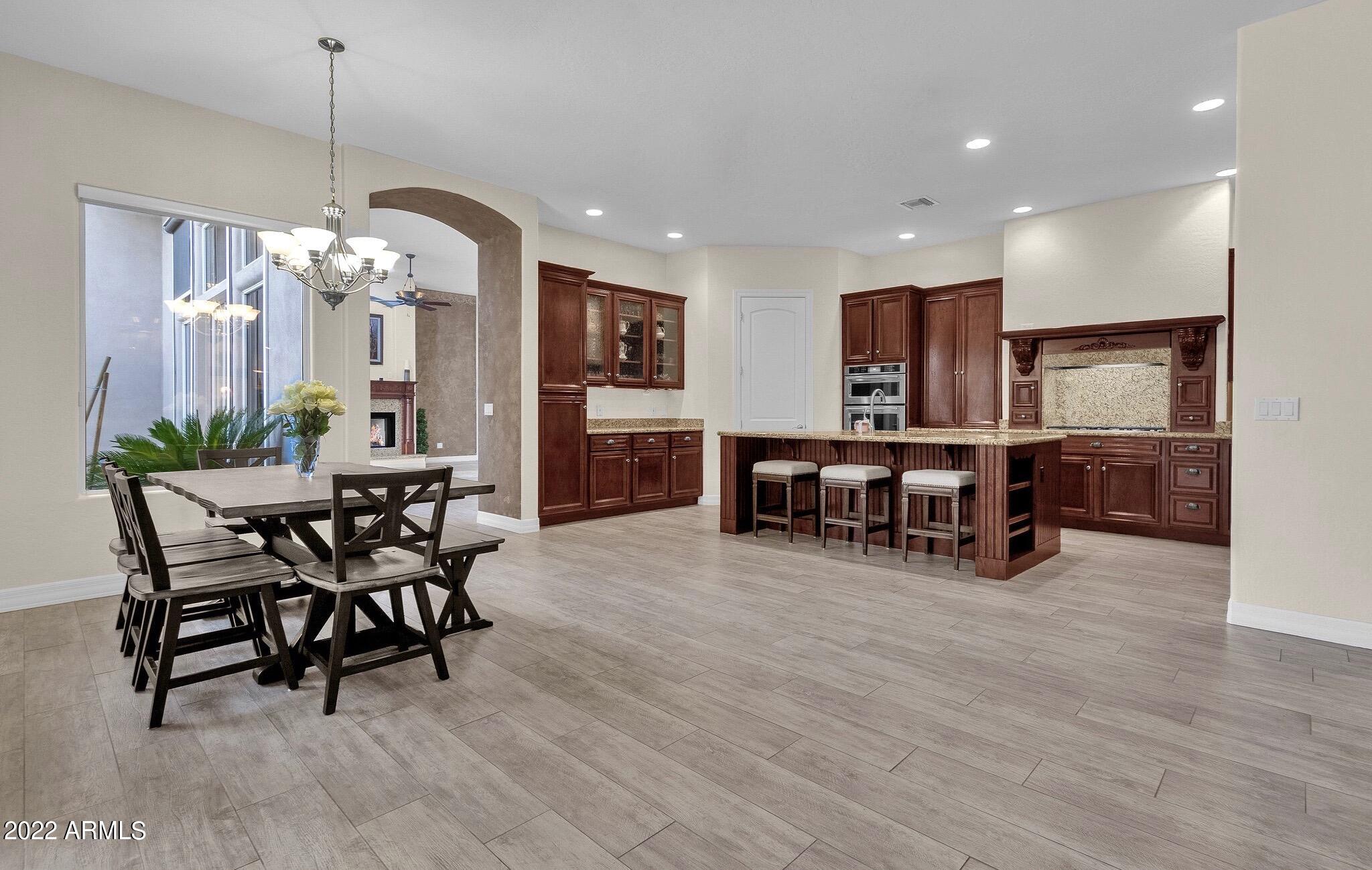 7429 South Rita Lane Tempe, AZ 85283 - Photo 21 of 80 Kitchen Entertainers Space
