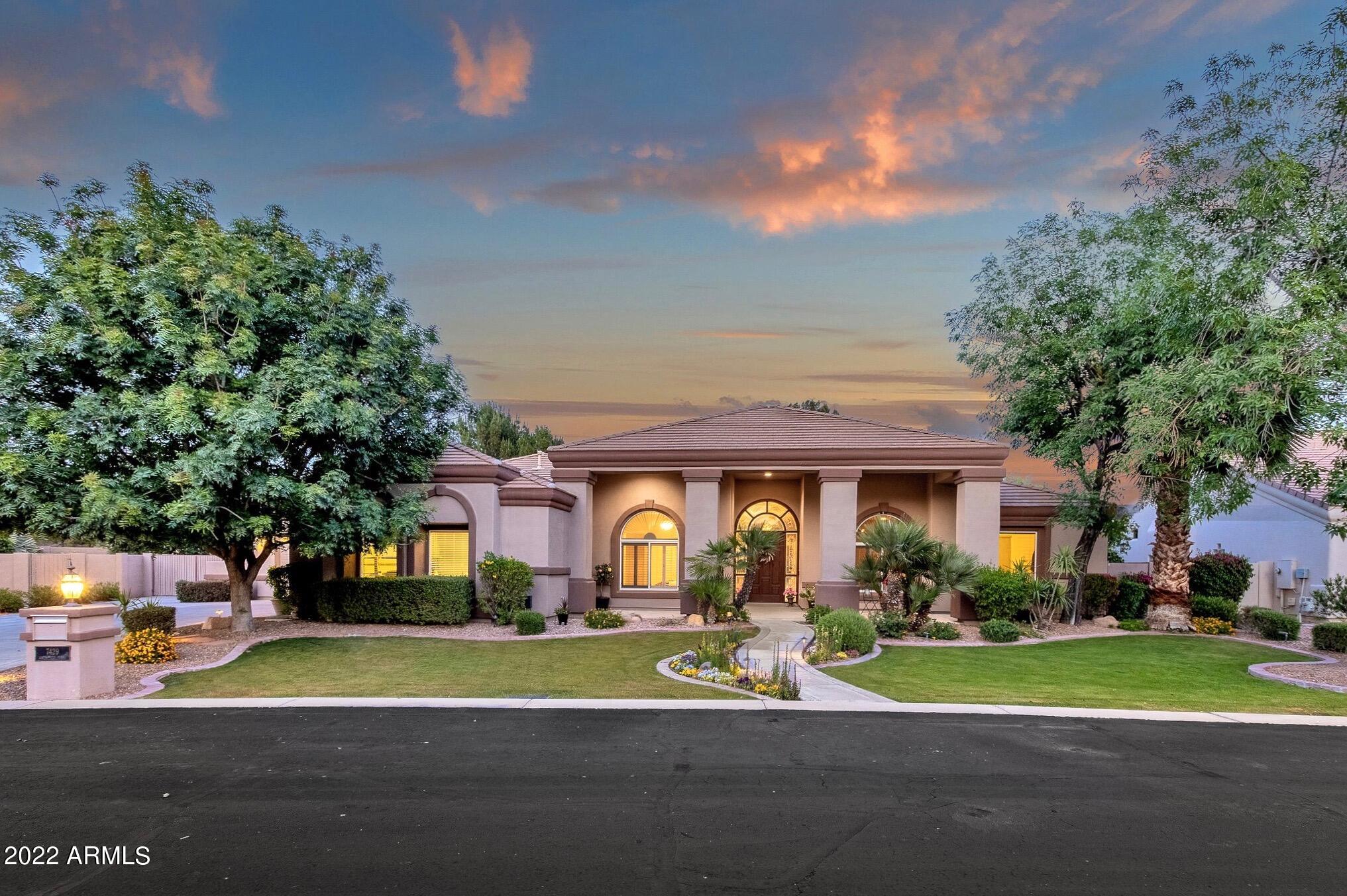 Chelsea Manor Custom Estate