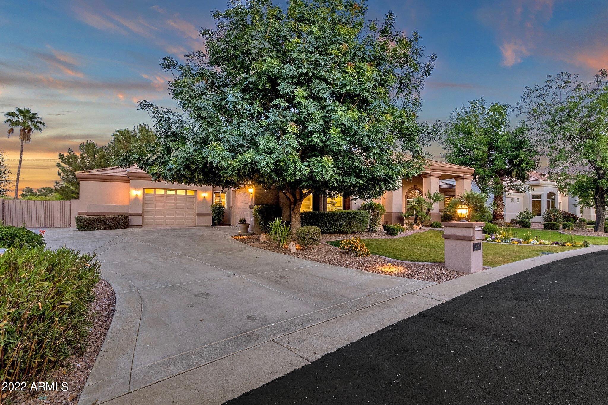 Large Side Garage Entry Drive