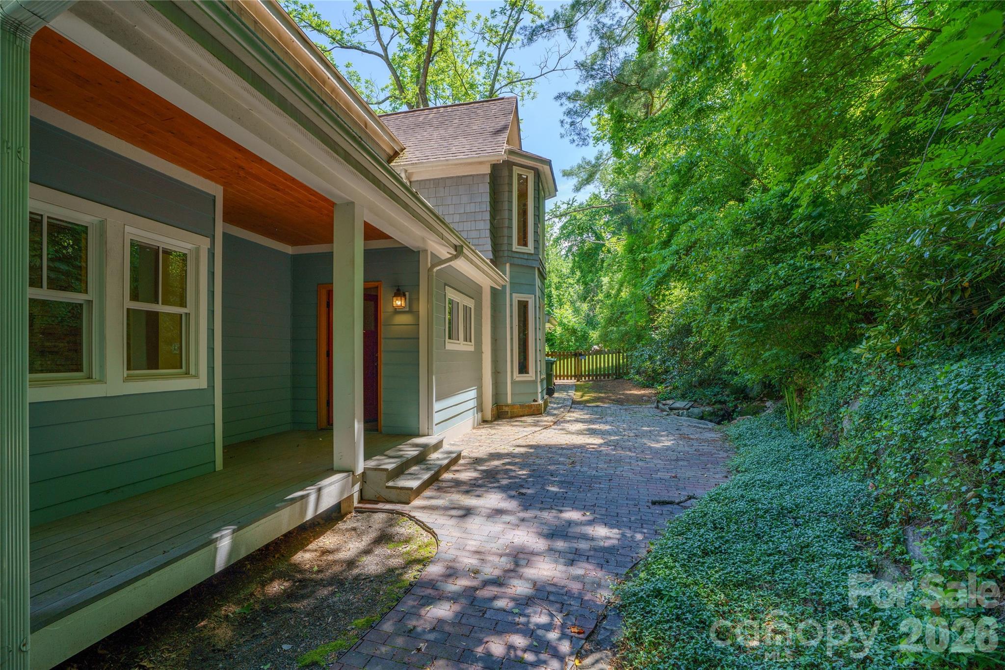 32 Delano Road Asheville, NC 28805 - Photo 2 of 47