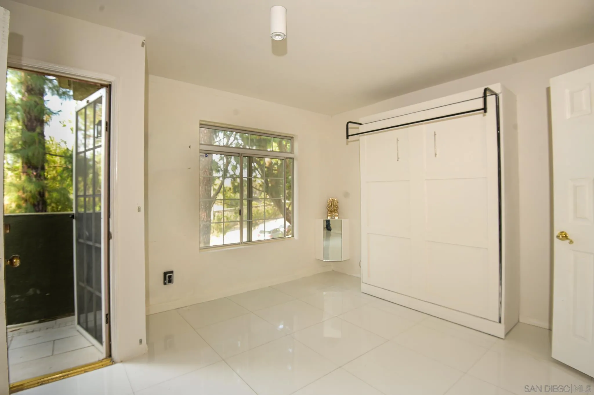 8314 South Somerset Ranch Road, Unit : A Paramount, CA 90723 - Photo 11 of 12 Guest/Maid