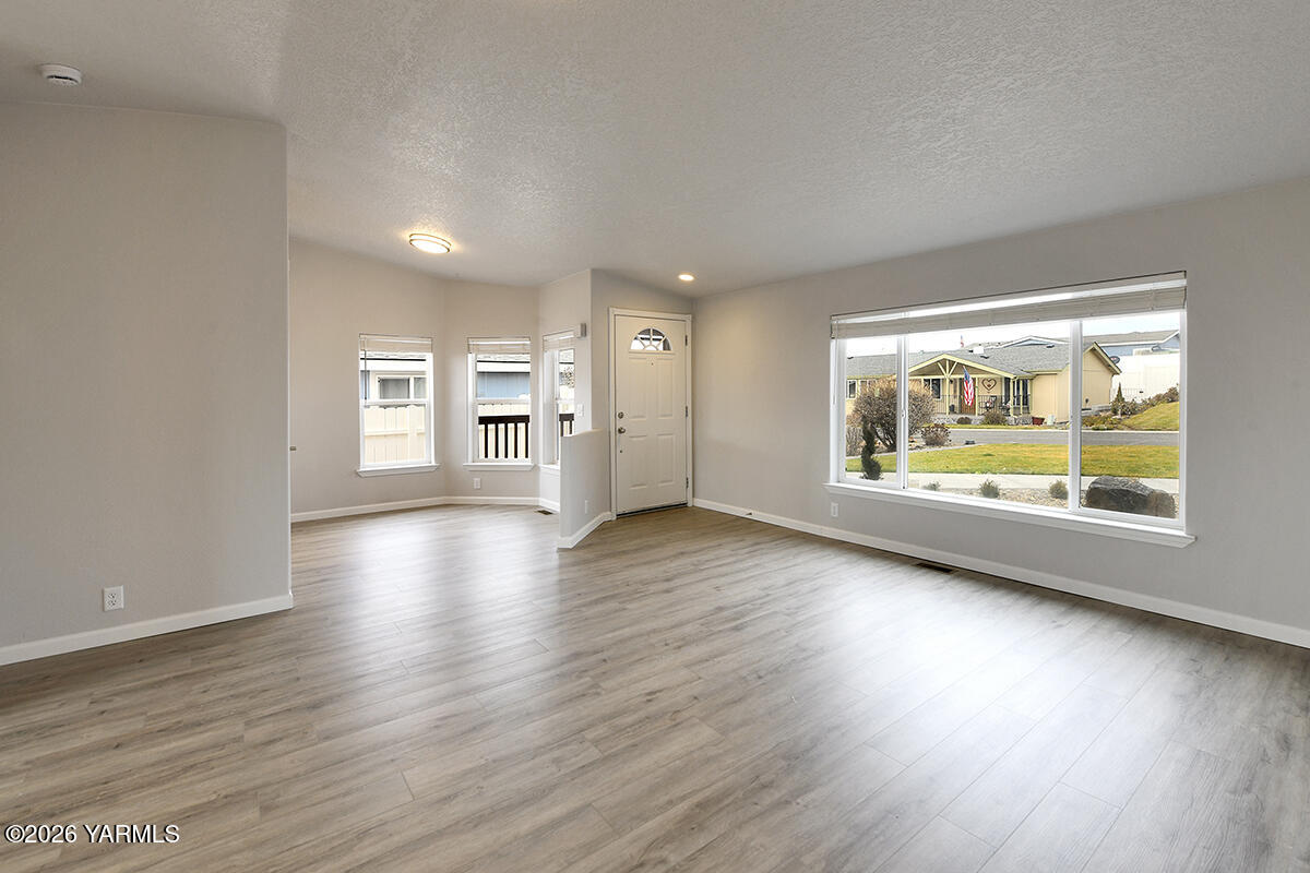 200 Bridle Way, Unit 224 Yakima, WA 98901 - Photo 2 of 15 DSC_4056