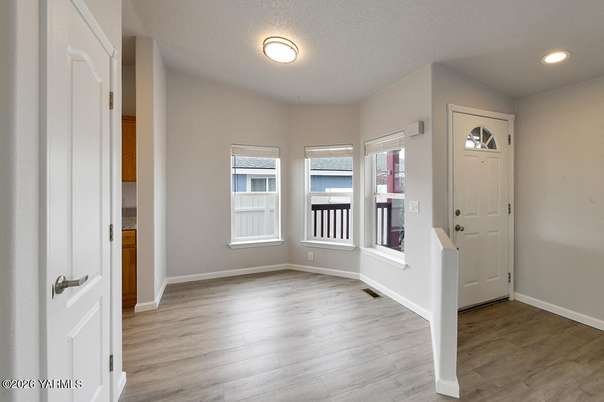 200 Bridle Way, Unit 224 Yakima, WA 98901 - Photo 4 of 15 DSC_4066