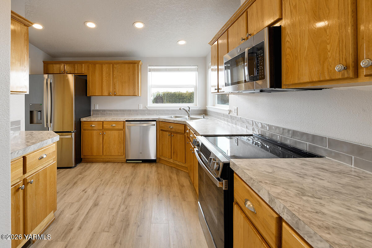 200 Bridle Way, Unit 224 Yakima, WA 98901 - Photo 5 of 15 DSC_4072