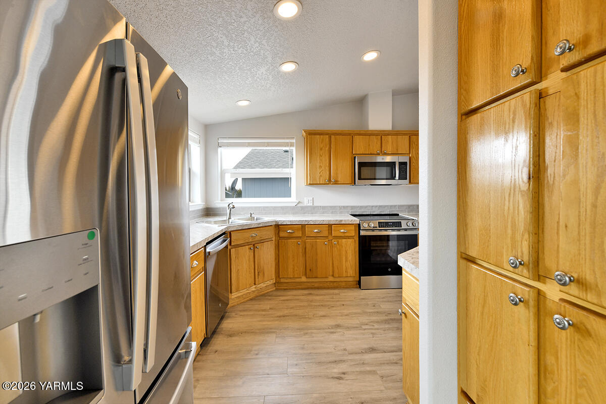 200 Bridle Way, Unit 224 Yakima, WA 98901 - Photo 6 of 15 DSC_4086
