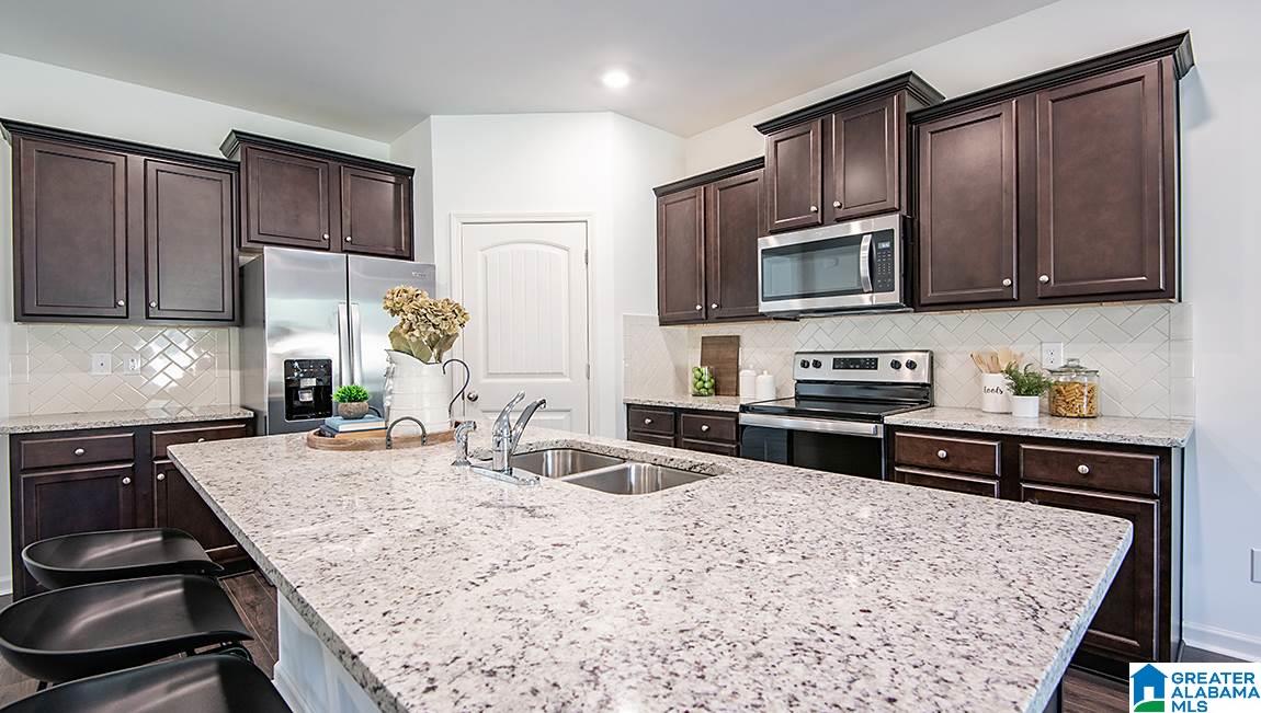 6654 Newbridge Cove Bessemer, AL 35022 - Photo 5 of 38