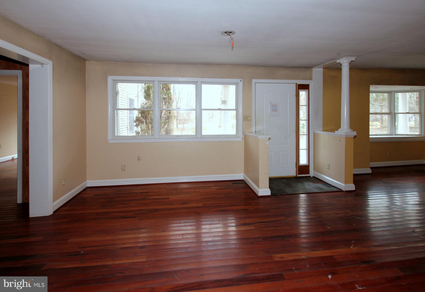 2534 Davidsonville Road Gambrills, MD 21054 - Photo 2 of 30 Living Room