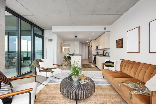 $1,574 | 144 Oakes Street Southwest, Unit 1506, Grand Rapids, MI 49503