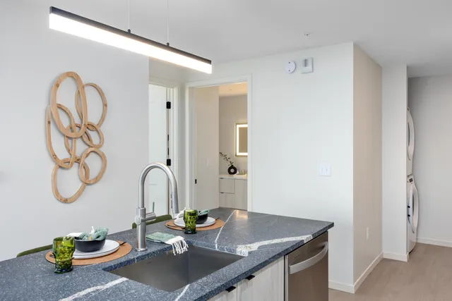 $1,574 | 144 Oakes Street Southwest, Unit 1506, Grand Rapids, MI 49503