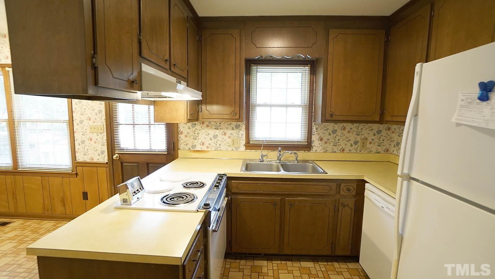 4009 Willow Oak Road Raleigh, NC 27604 - Photo 9 of 29