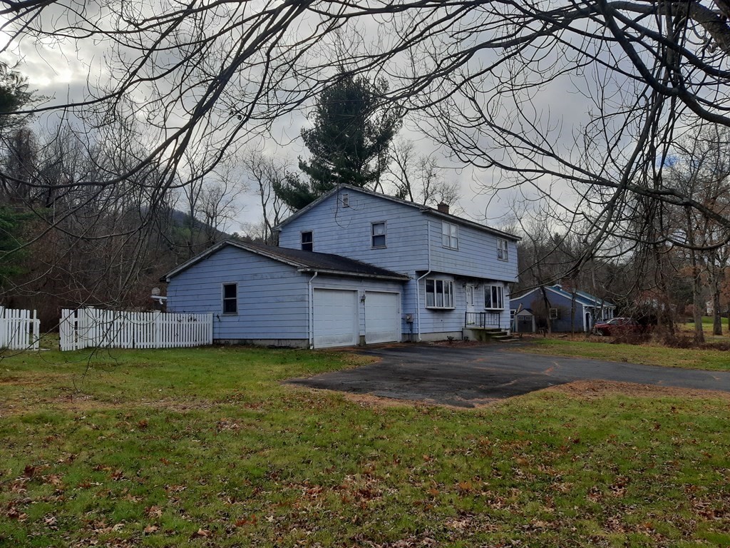 52 Stagecoach Road Amherst, MA 01002 - Photo 2 of 5