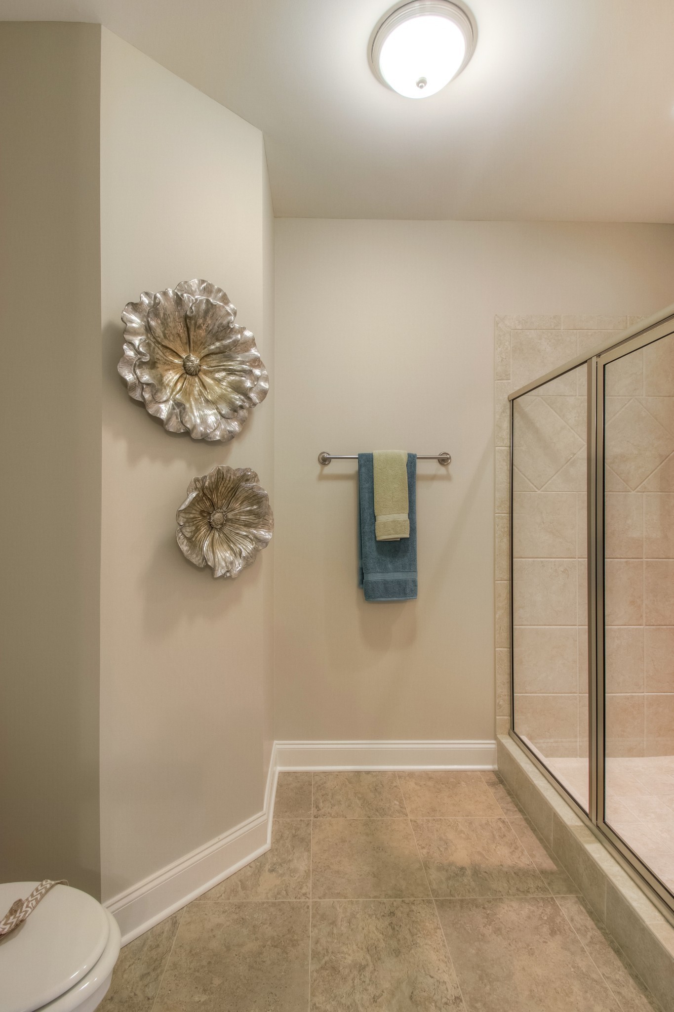 334 Buckner Cir Mount Mount Juliet, TN 37122 - Photo 21 of 40 a bathroom with a toilet and a shower