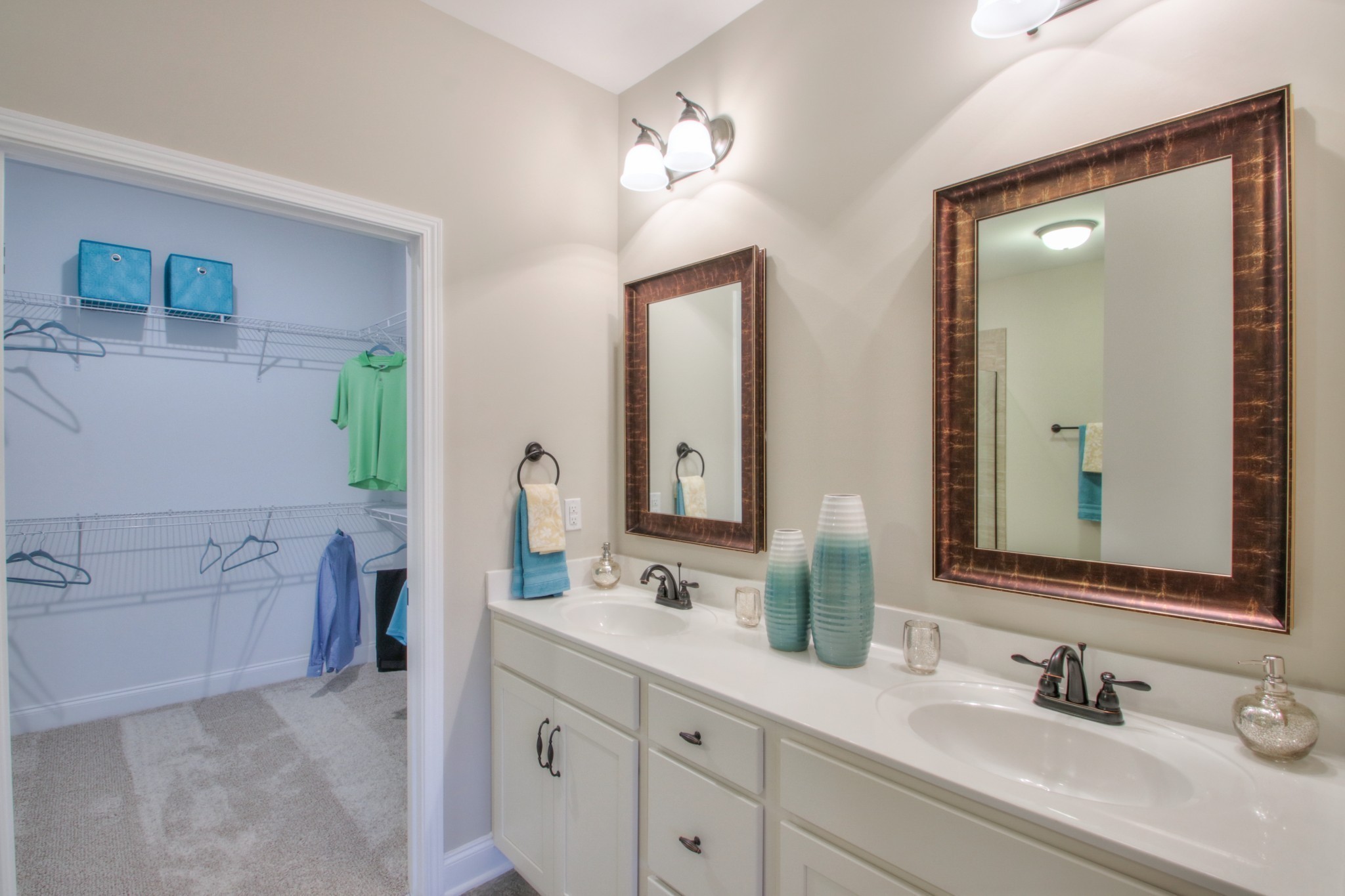 334 Buckner Cir Mount Mount Juliet, TN 37122 - Photo 22 of 40 a bathroom with a double vanity sink mirror and bathtub