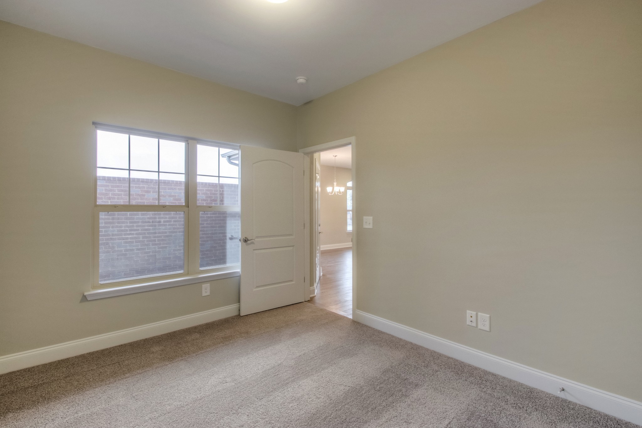 334 Buckner Cir Mount Mount Juliet, TN 37122 - Photo 25 of 40 an empty room with windows