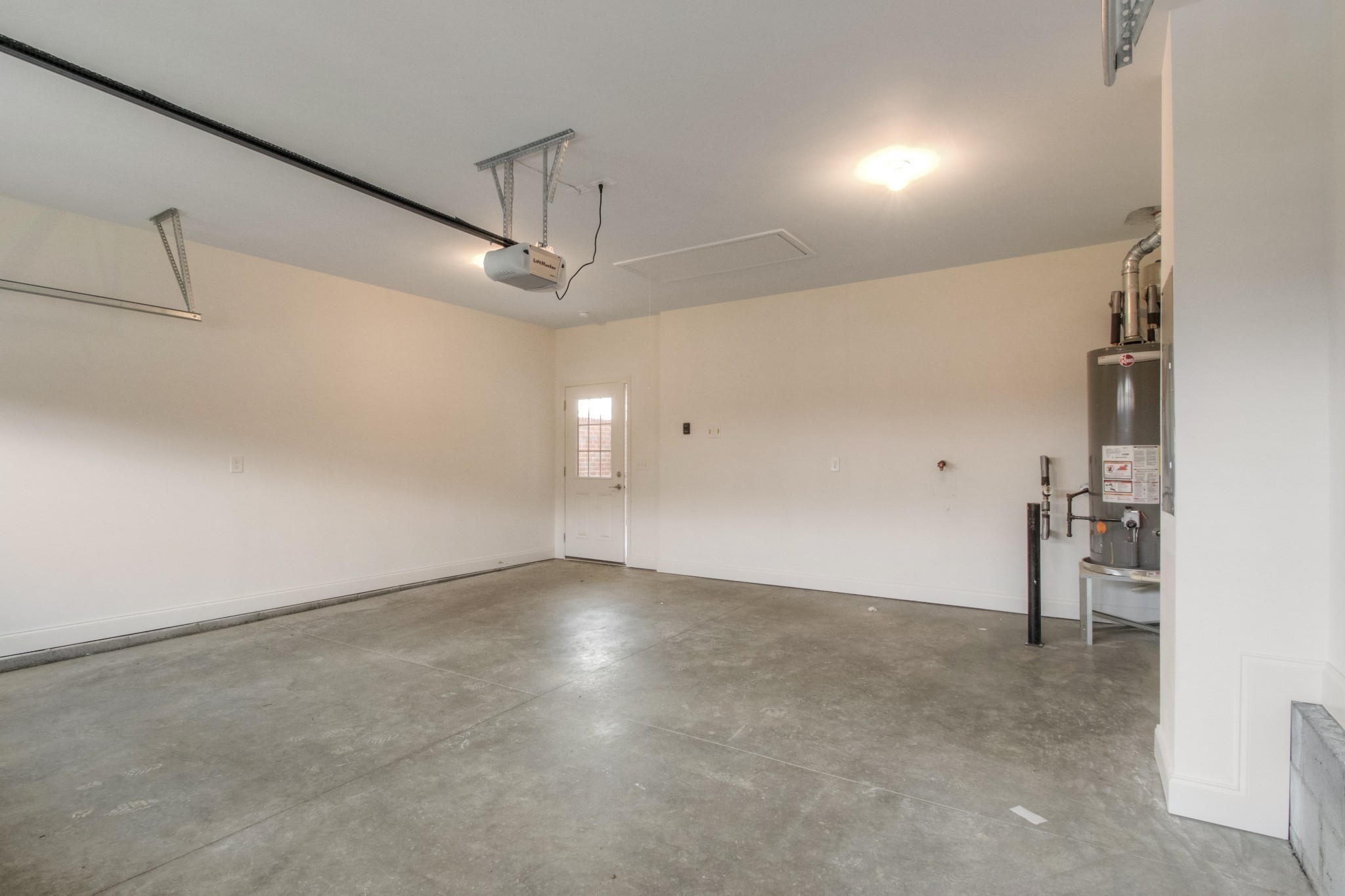 334 Buckner Cir Mount Mount Juliet, TN 37122 - Photo 28 of 40 an empty room with a empty space and a ceiling fan