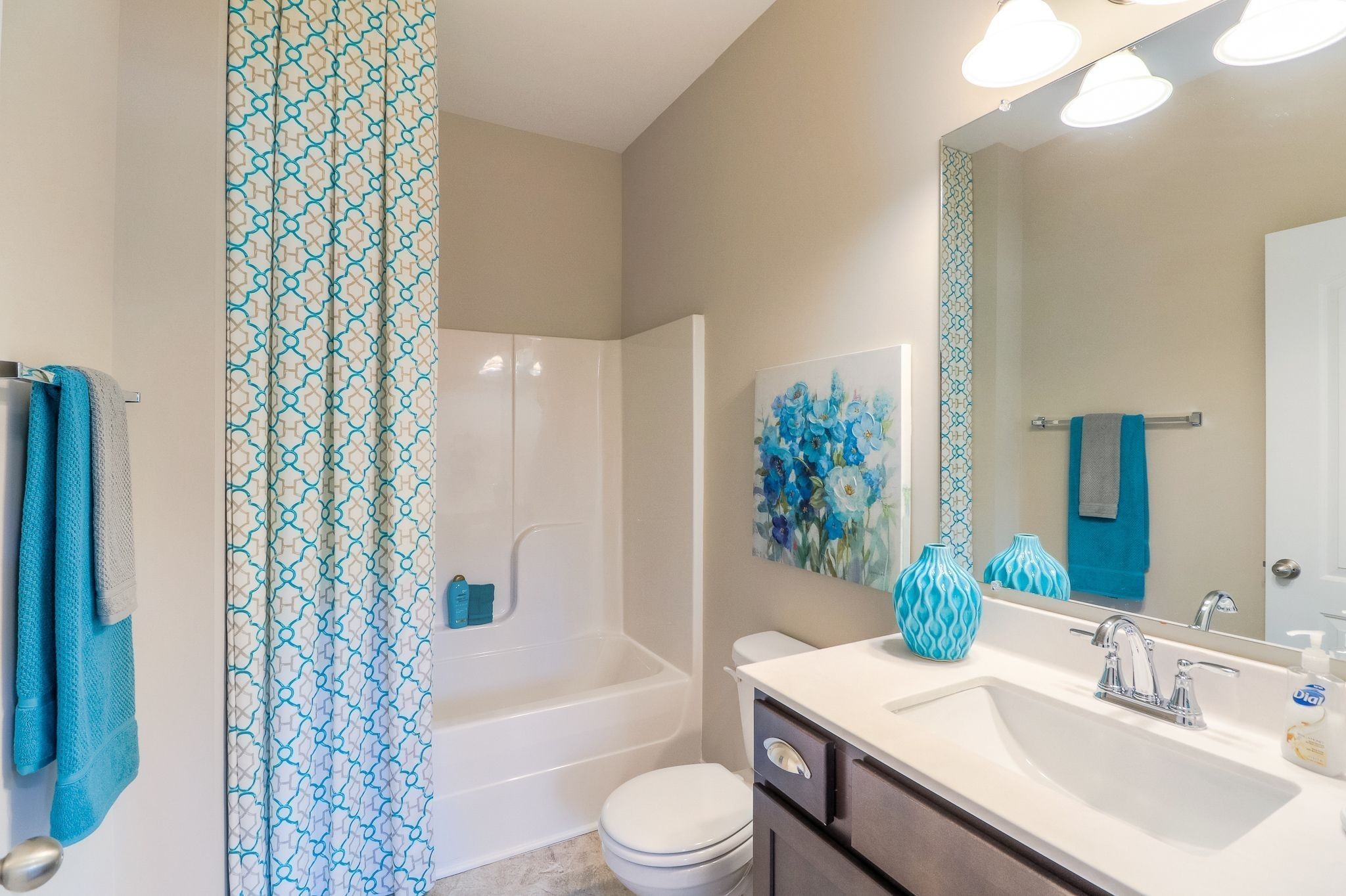 334 Buckner Cir Mount Mount Juliet, TN 37122 - Photo 37 of 40 a bathroom with a sink a toilet a tub and shower