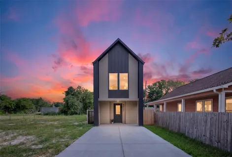 $279,900 | 8027 Betty Boop Street, Houston, TX 77028