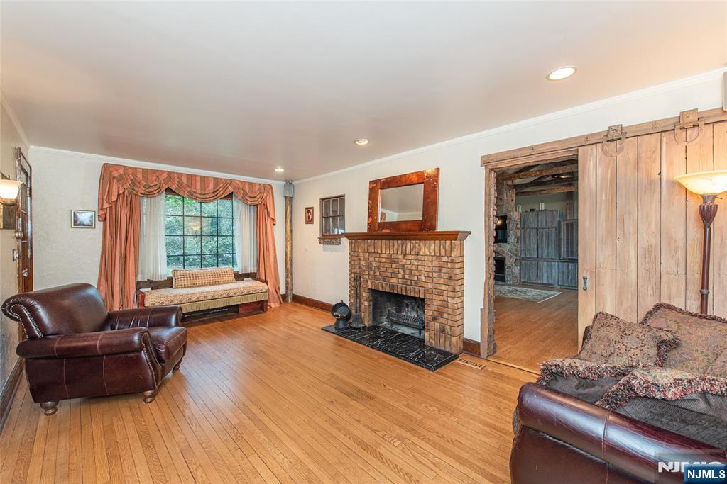 10 Cleveland Road Caldwell, NJ 07006 - Photo 16 of 35