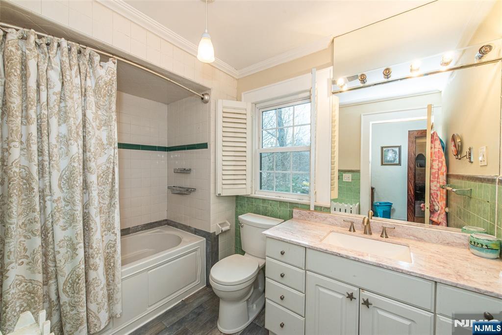 10 Cleveland Road Caldwell, NJ 07006 - Photo 28 of 35