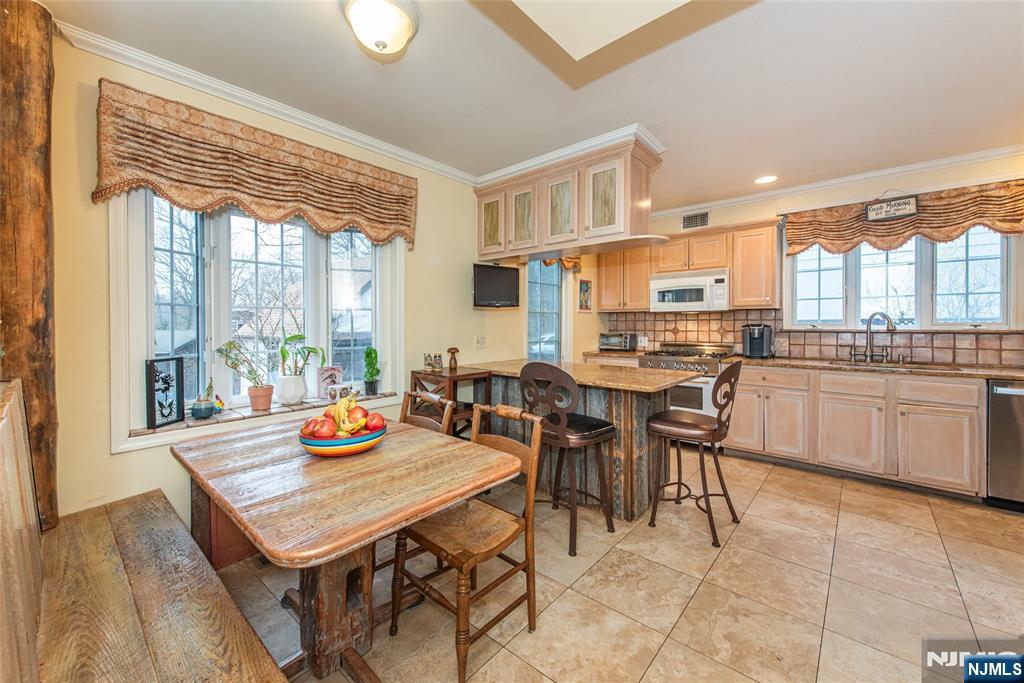 10 Cleveland Road Caldwell, NJ 07006 - Photo 10 of 35