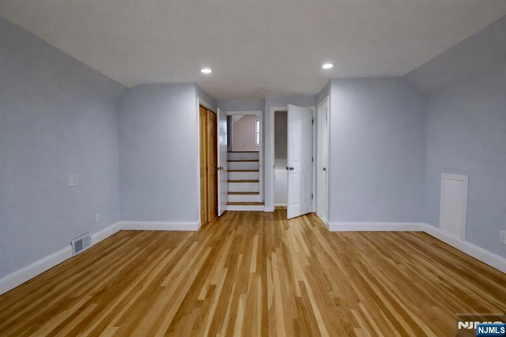 86 Howland Avenue Teaneck, NJ 07666 - Photo 32 of 50