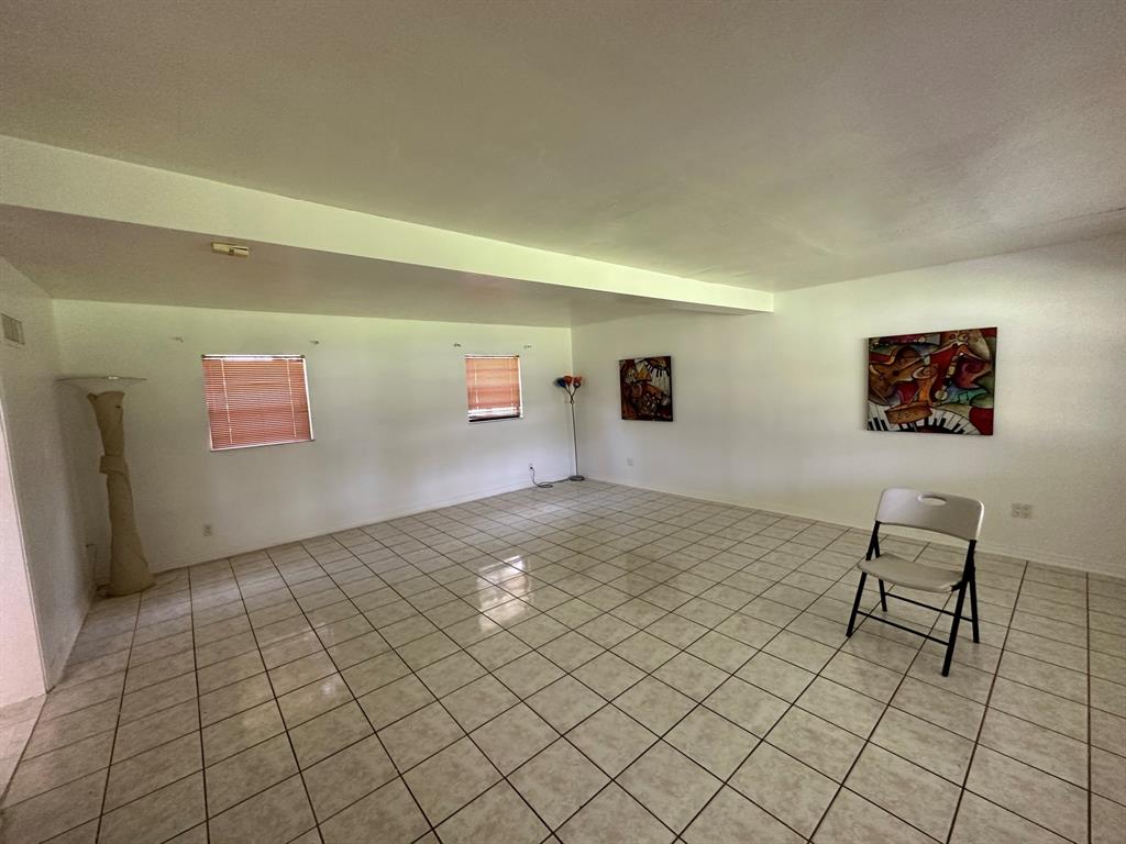 101-111 Northeast 148th Street, Unit 111 Miami, FL 33161 - Photo 8 of 11