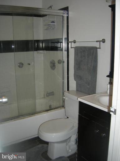 6147 Edsall Road, Unit 6147 Alexandria, VA 22304 - Photo 5 of 10 Bath #1