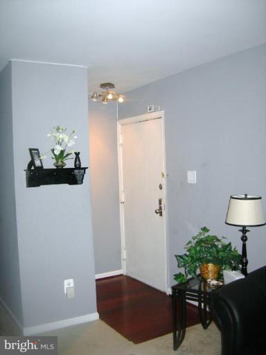 6147 Edsall Road, Unit 6147 Alexandria, VA 22304 - Photo 9 of 10 Entrance / Foyer