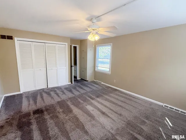 $2,099 | 6828 North Bobolink Road, Peoria, IL 61614