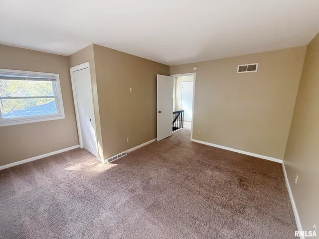 $2,099 | 6828 North Bobolink Road, Peoria, IL 61614