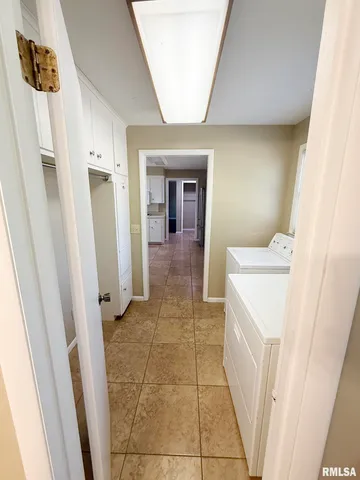 $2,099 | 6828 North Bobolink Road, Peoria, IL 61614