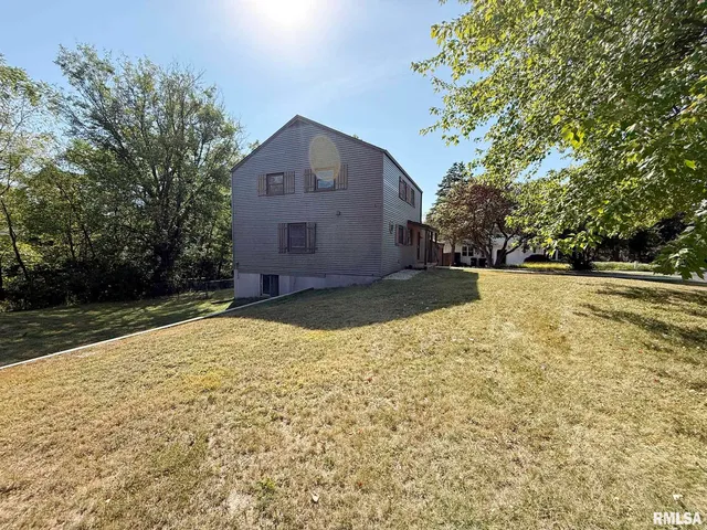 $2,099 | 6828 North Bobolink Road, Peoria, IL 61614