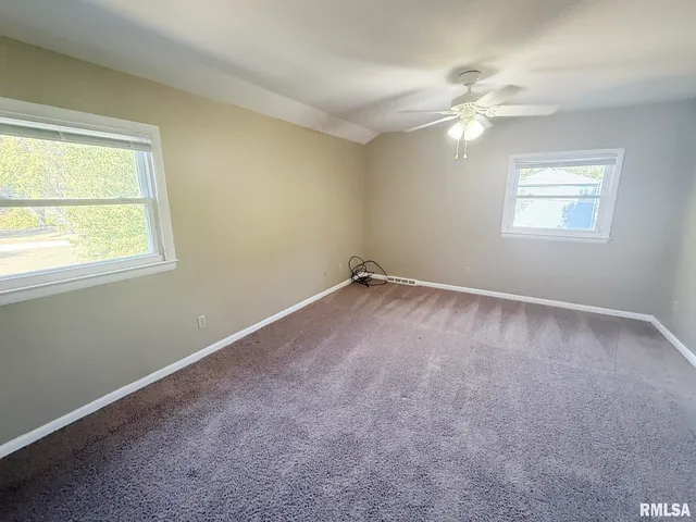 $2,099 | 6828 North Bobolink Road, Peoria, IL 61614