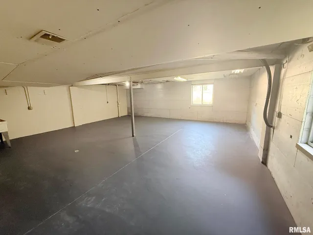 $2,099 | 6828 North Bobolink Road, Peoria, IL 61614